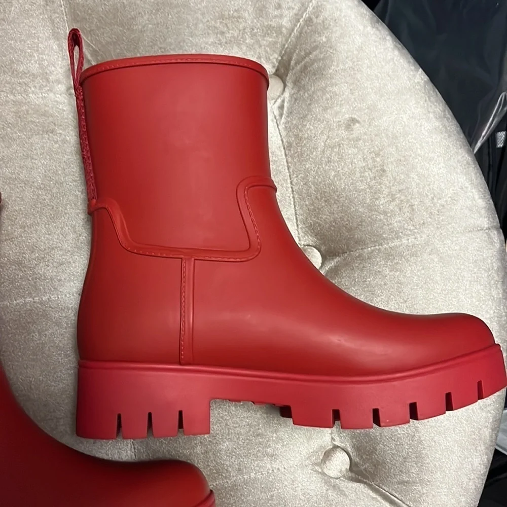Tory Burch red ankle rain boots, new, size 7